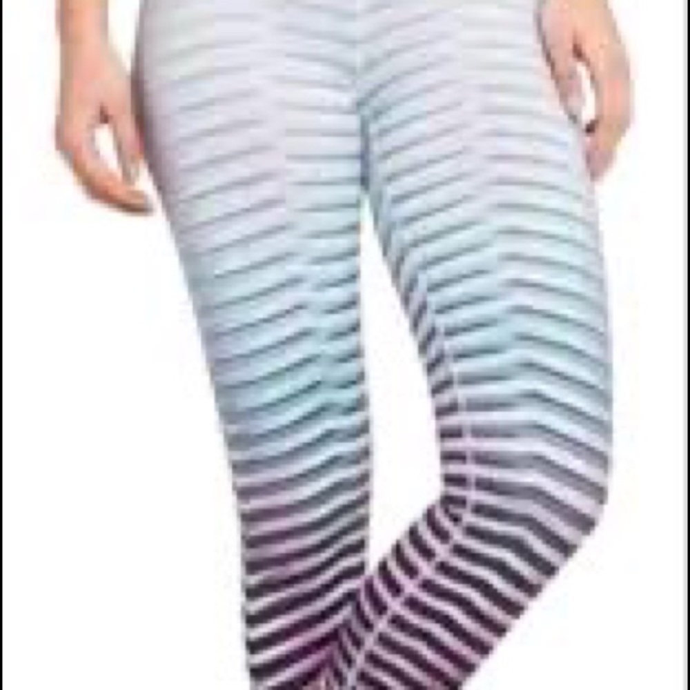 Athleta
Multicolor Prism Chaturanga Activewear Leggings large